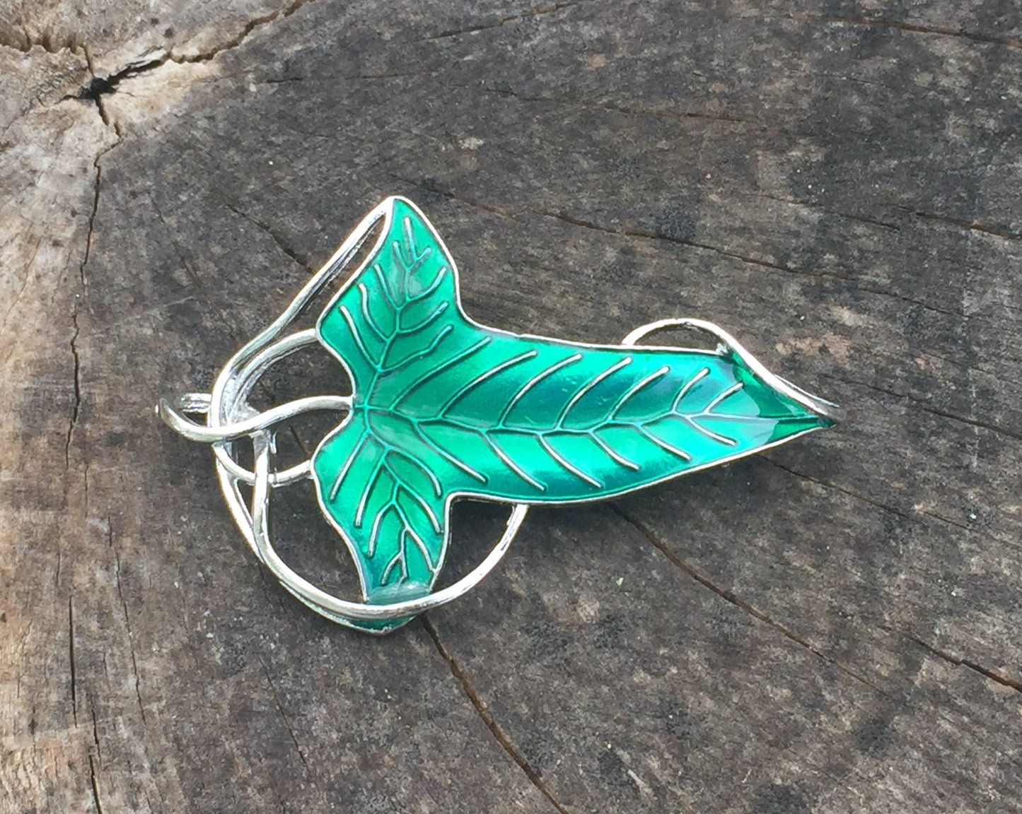 LOTR Green Leaf of Lorien Elven Brooch, Fellowship of the Ring Pin, Gifts for Readers, Bookish Jewelry