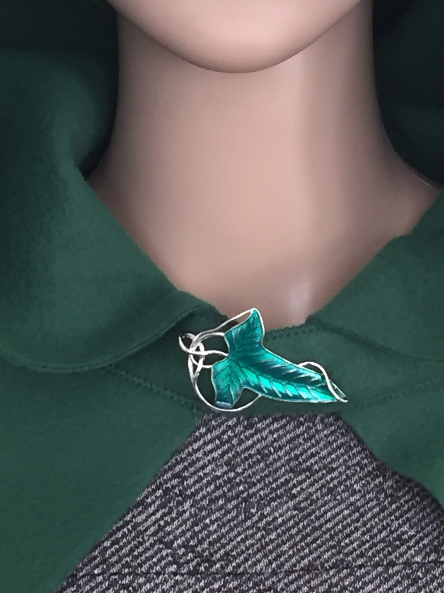 LOTR Green Leaf of Lorien Elven Brooch, Fellowship of the Ring Pin, Gifts for Readers, Bookish Jewelry