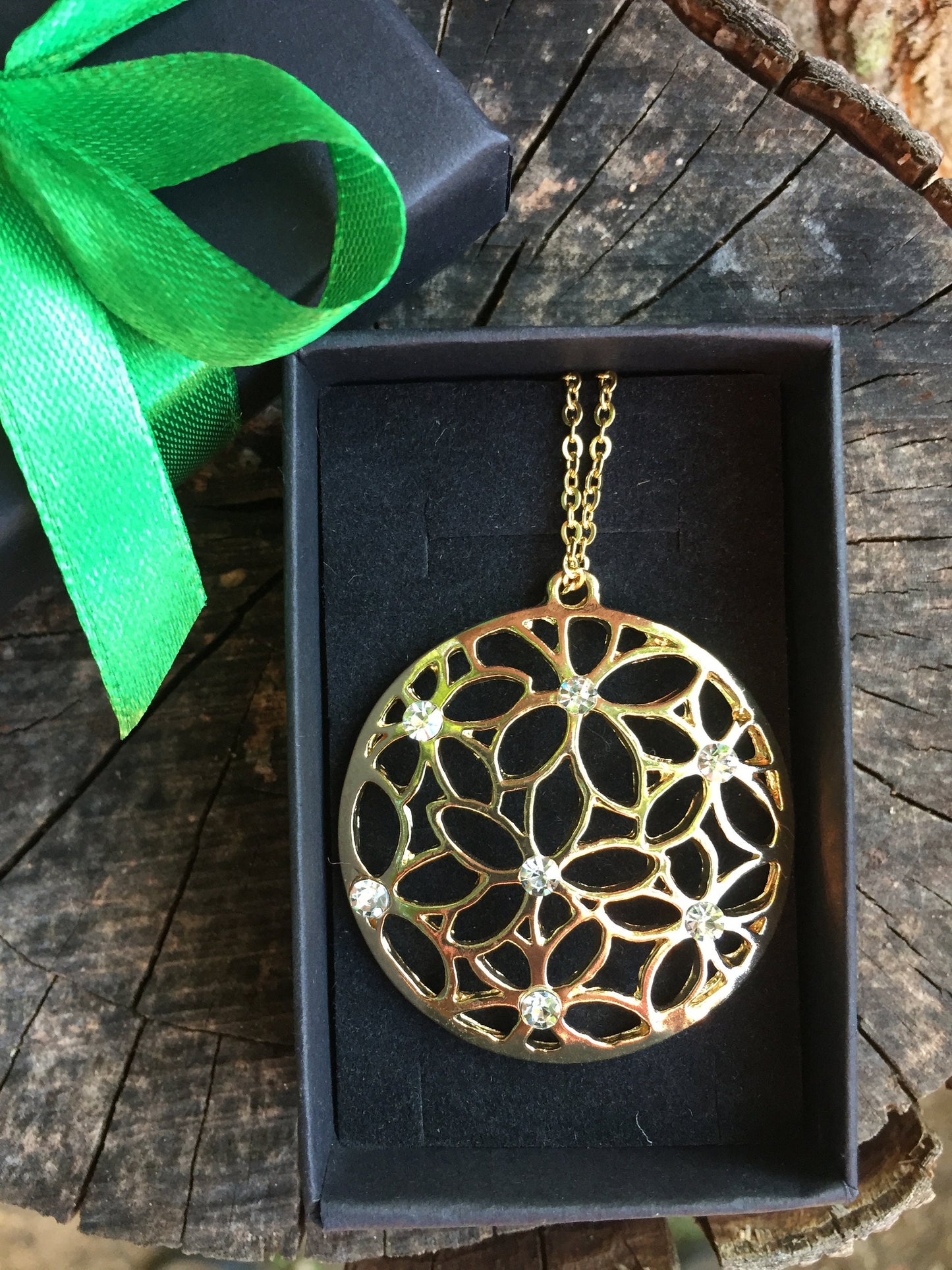 Lacy Golden Flowers Pendant Necklace