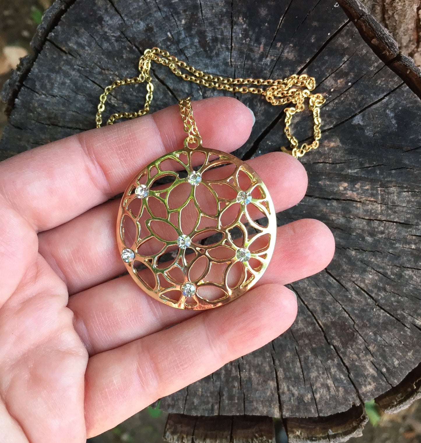 Lacy Golden Flowers Pendant Necklace